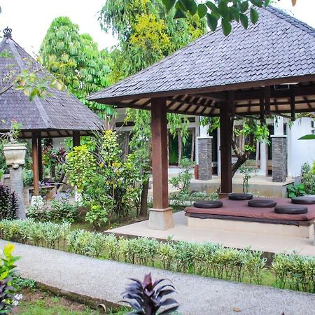 Araminth Guest House And Spa Lovina  Exterior photo